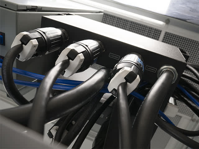 veloce-hardware-software-dsc08321-promo-640x480.jpg